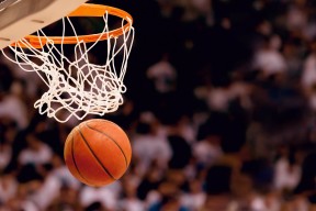 开云下载-黄蜂蛰醒联盟，加时鏖战背后，是贝恩与快船的时代隐喻