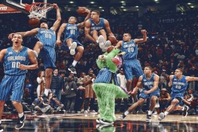 开云体育登录-范弗利特的三分雨，当上海队成为湖人镜像的残酷一夜