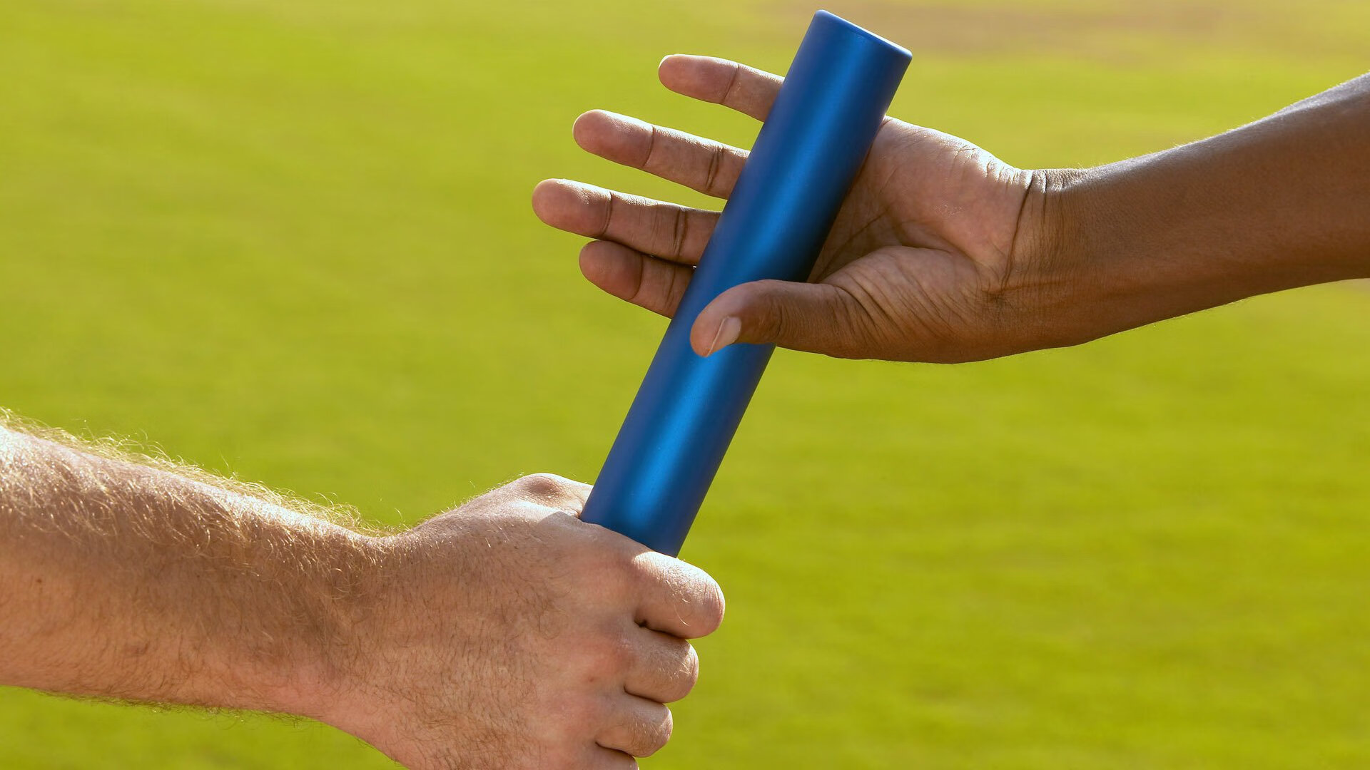 F1新赛季揭幕战之夜，范弗利特在焦点战证明自己